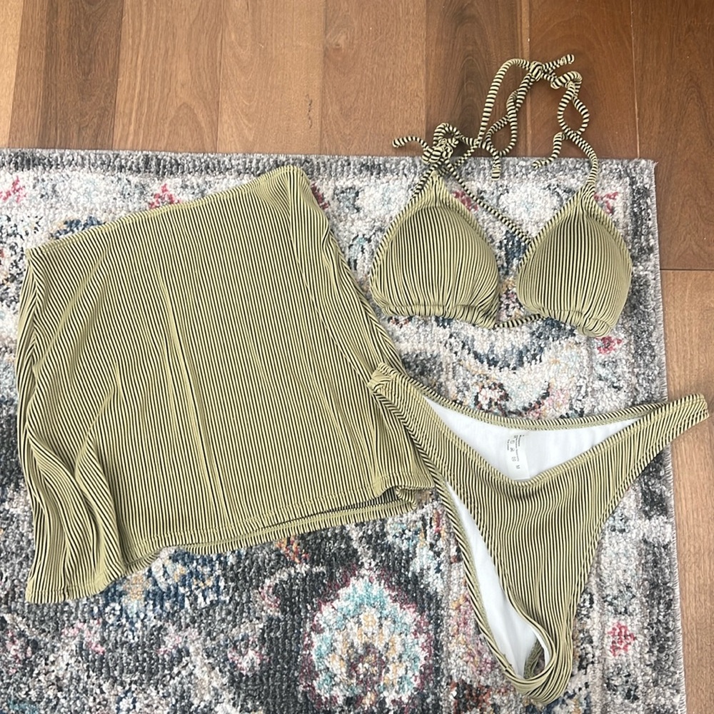 CUPSHE - green bikini with sarong / skirt